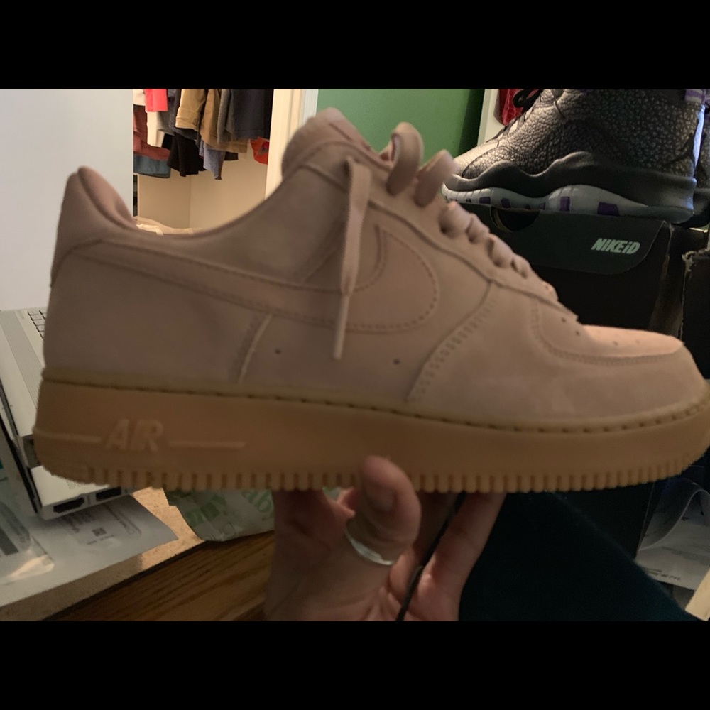 Sneakers - Picture 7 of 8